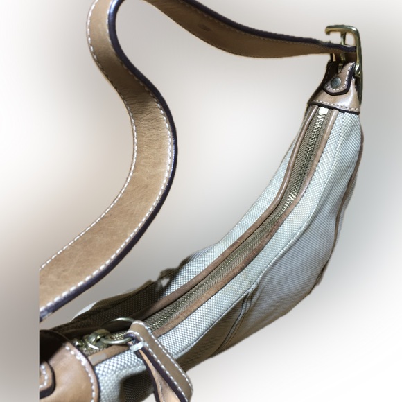 Coach Hampton Canvas Leather Trim with Matching Wristlet - Picture 9 of 13